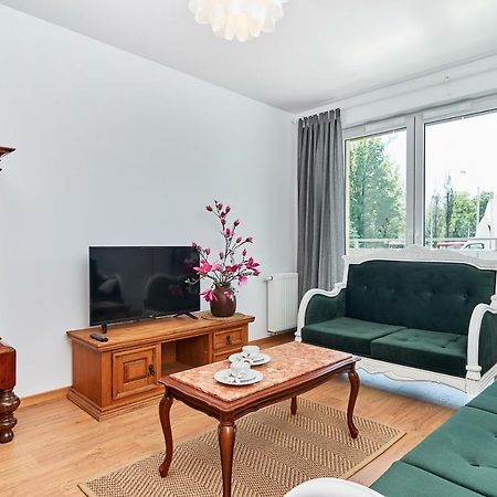 Vintage Apartment In New Estate With Parking - Krzyki Wroclaw By Noclegi Renters Exterior photo