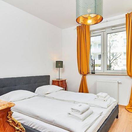 Vintage Apartment In New Estate With Parking - Krzyki Wroclaw By Noclegi Renters Exterior photo