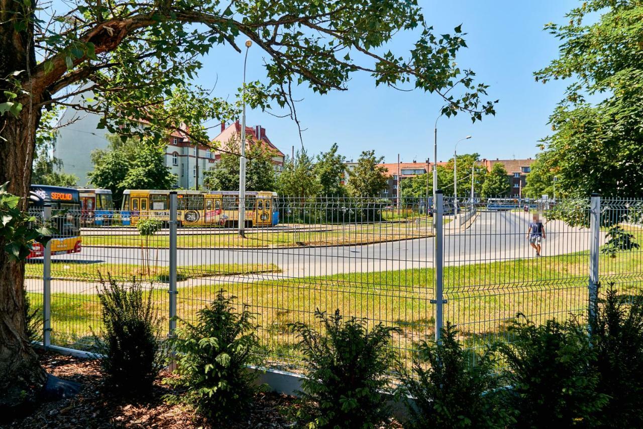 Vintage Apartment In New Estate With Parking - Krzyki Wroclaw By Noclegi Renters Exterior photo