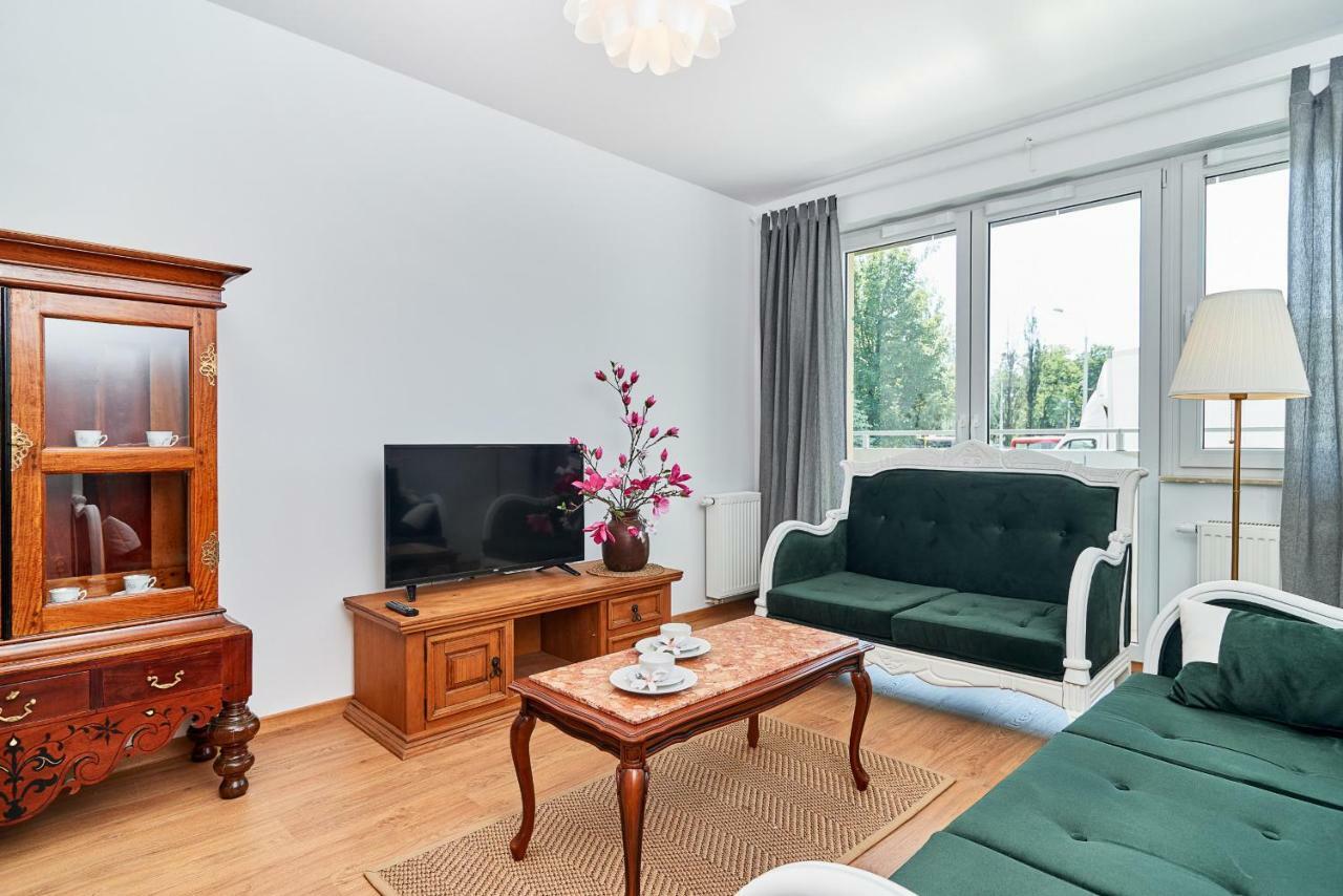 Vintage Apartment In New Estate With Parking - Krzyki Wroclaw By Noclegi Renters Exterior photo